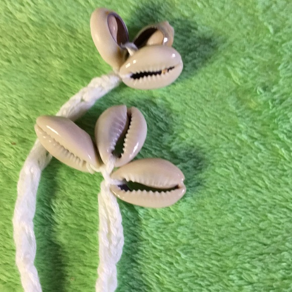 Crochet/seashell bikini top - Picture 5 of 8